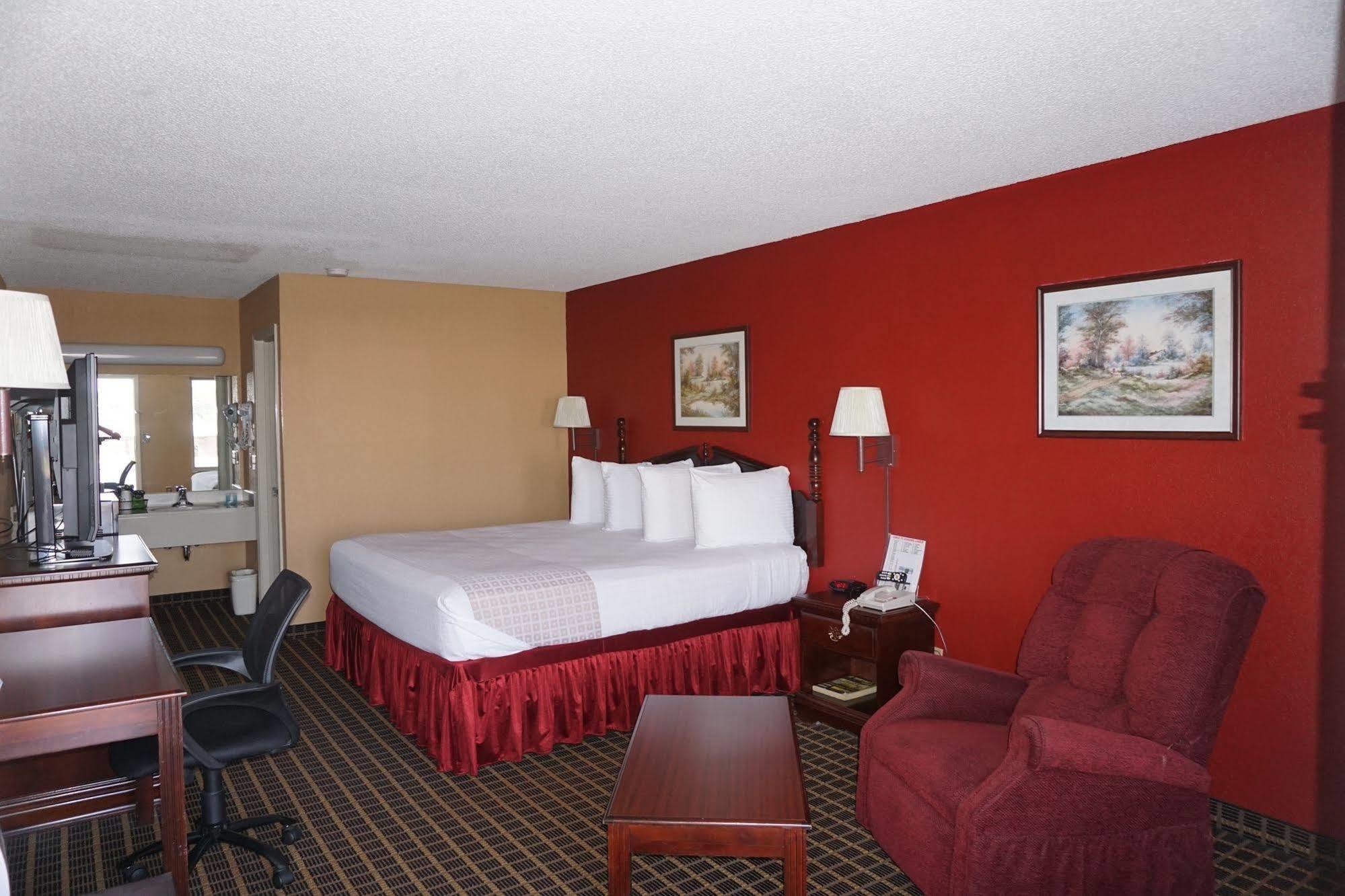 Star Plus Inn & Suites Selmer Ngoại thất bức ảnh